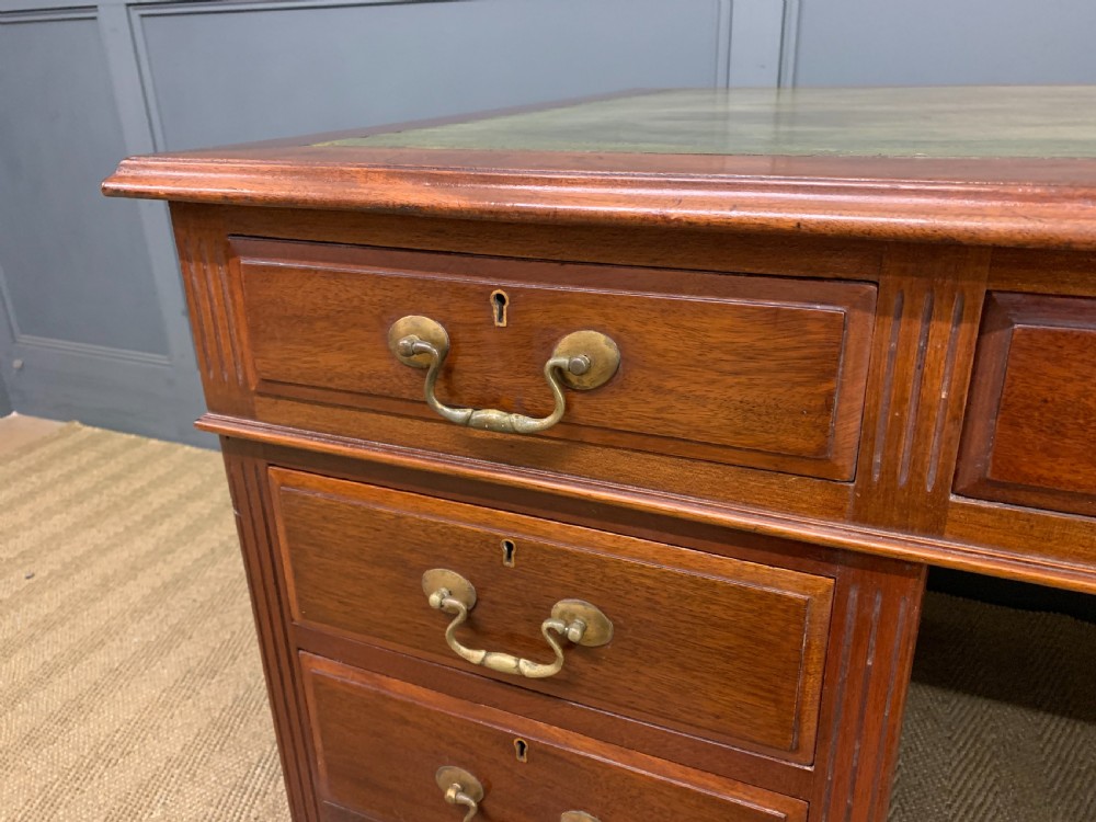 Large Edwardian Walnut Pedestal Desk View VI