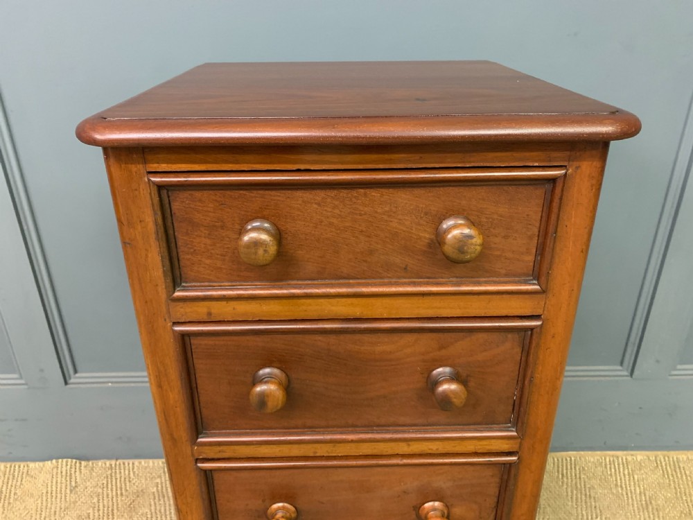 Pair of Victorian Mahogany Bedside Chests View VIII