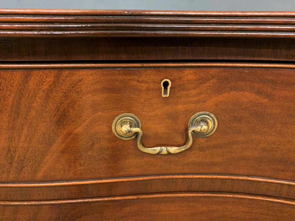 Serpentine Mahogany Chest of Drawers View VIII