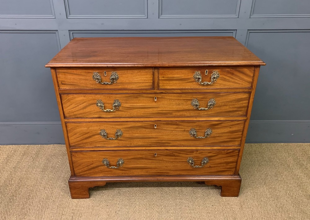 Georgian Mahogany Chest of Drawers
