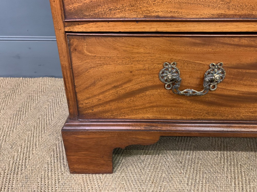 Georgian Mahogany Chest of Drawers View IV