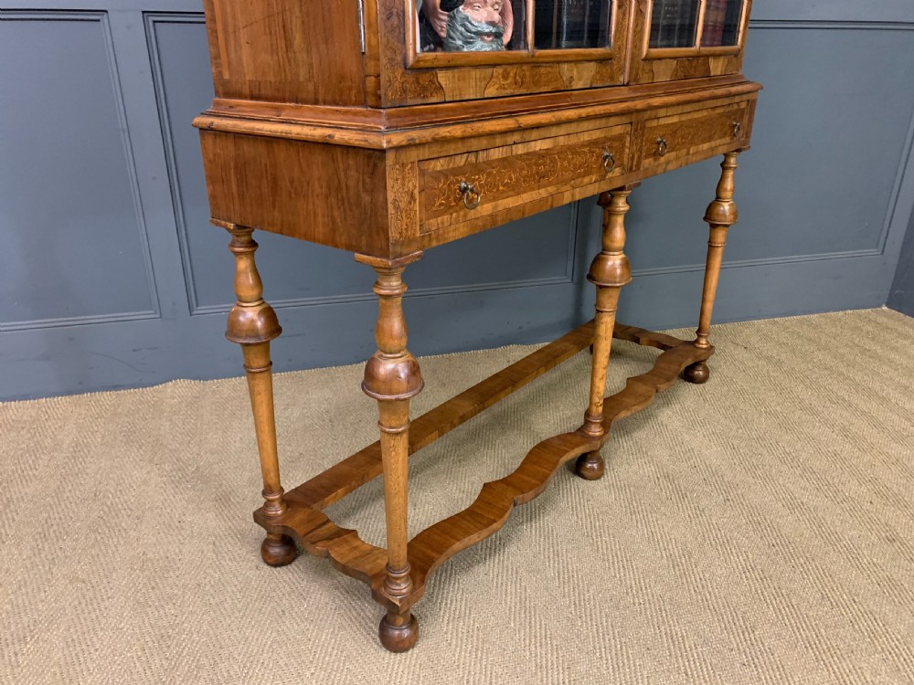 Marquetry Inlaid Burr Walnut Cabinet on Stand View XVIII