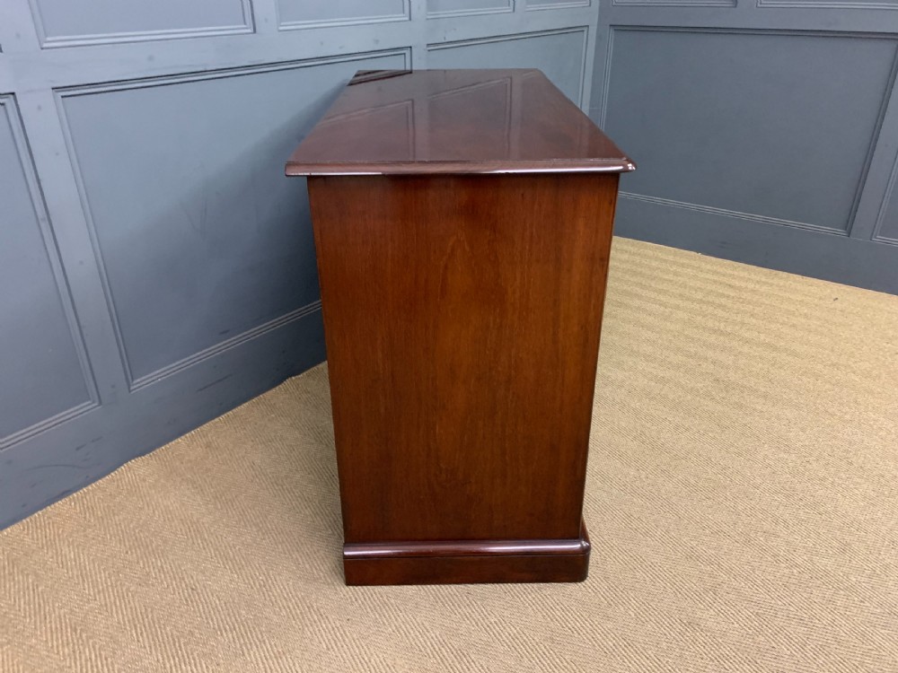Gillows Mahogany Chest of Drawers View XI