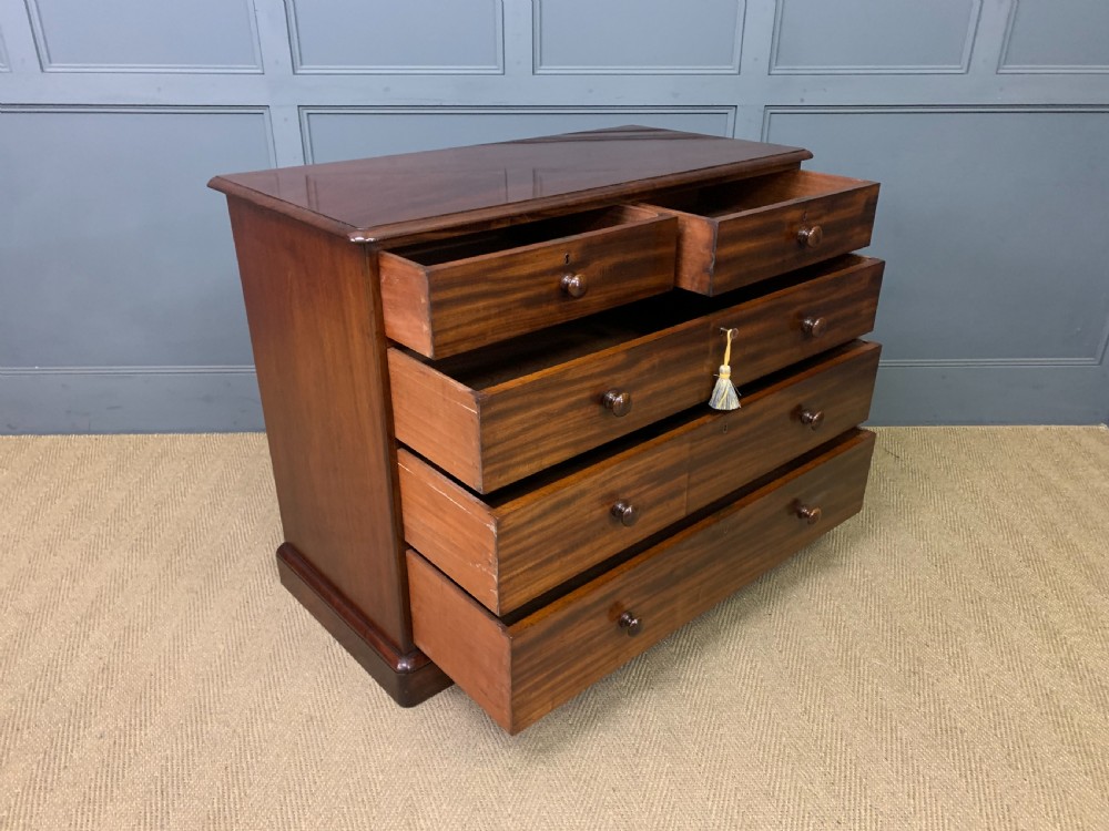 Gillows Mahogany Chest of Drawers View XIII