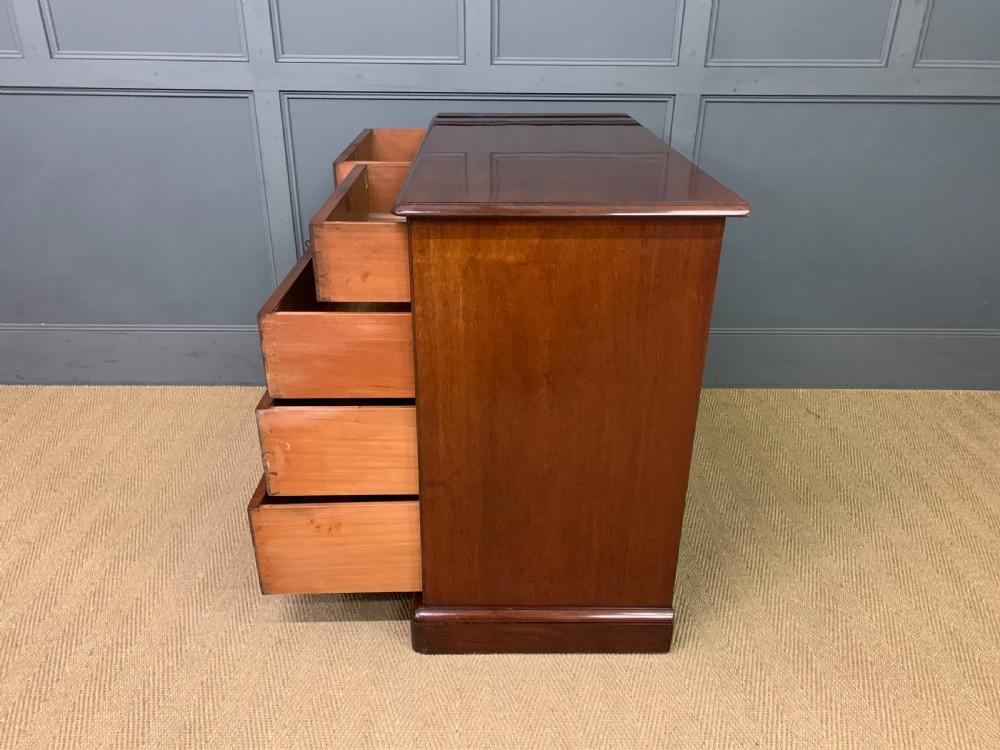 Gillows Mahogany Chest of Drawers View XV