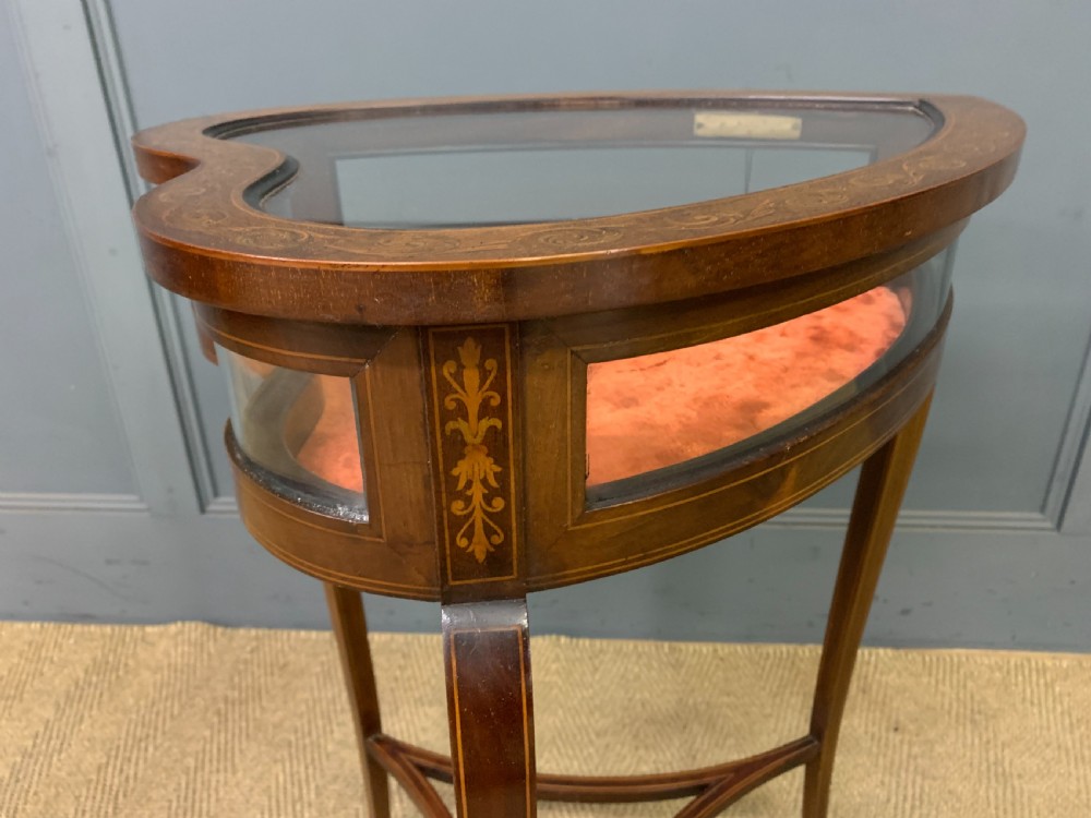 Inlaid Mahogany Heart Shaped Bijouterie Table View XVIII
