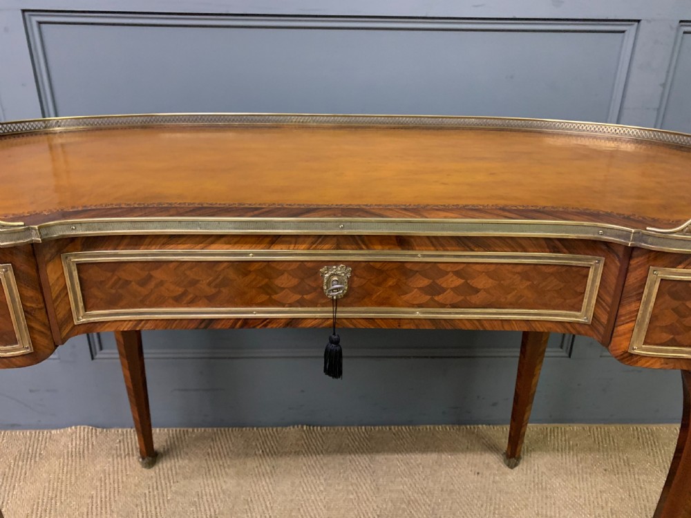 Fine Quality 19th Century French Bureau Plat View V