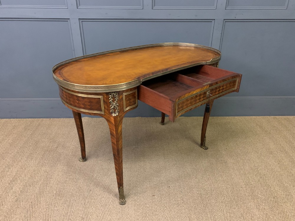 Fine Quality 19th Century French Bureau Plat View XIV
