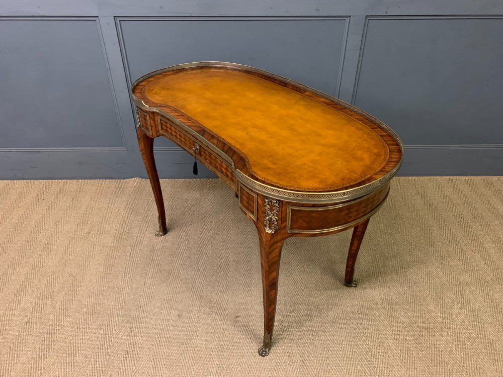 Fine Quality 19th Century French Bureau Plat View XVI