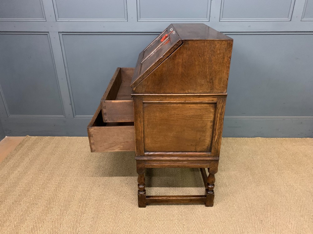 Oak Bureau View XVII