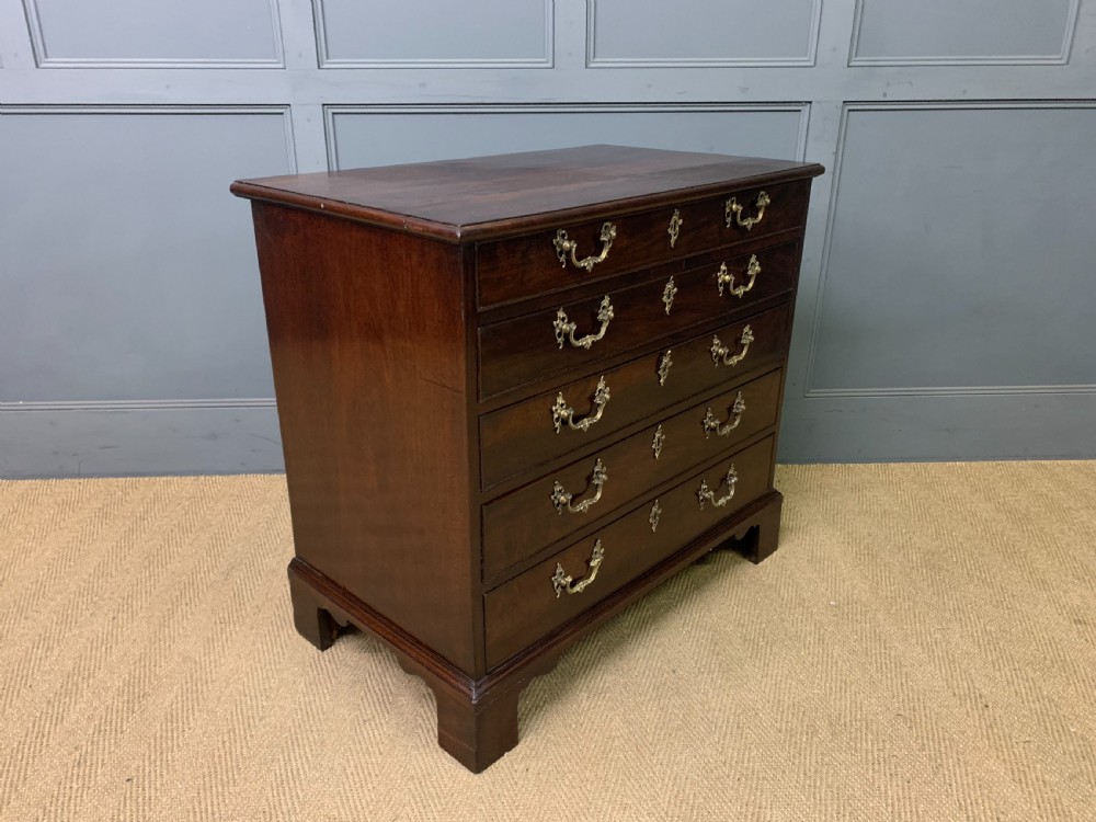 Georgian Mahogany Chest of Drawers View VIII