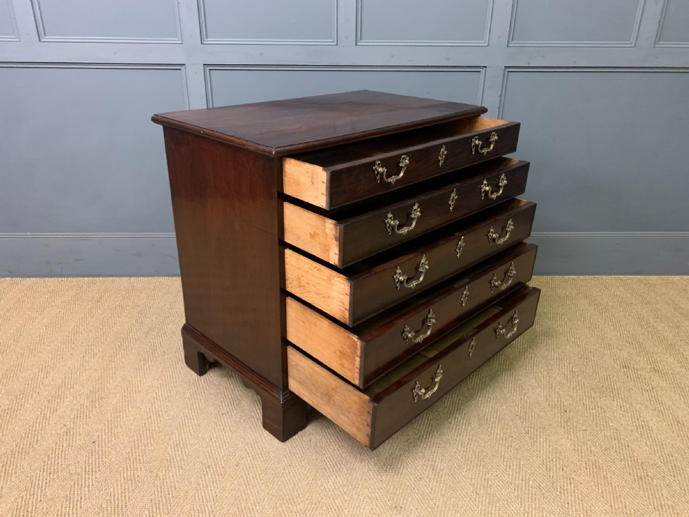 Georgian Mahogany Chest of Drawers View X