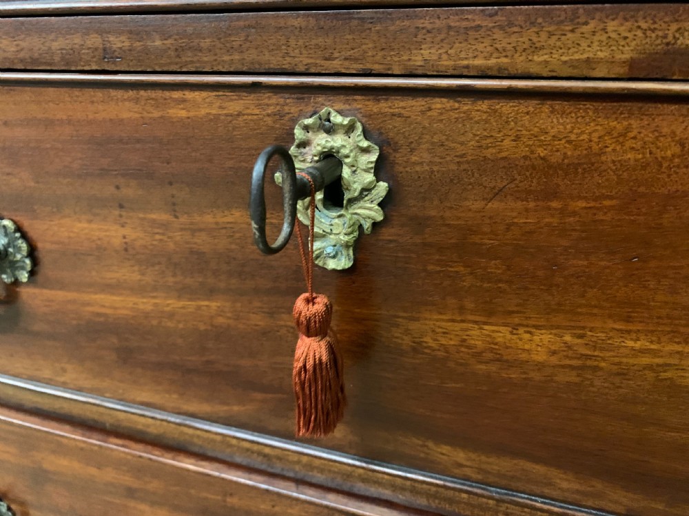George III Mahogany Bachelors Chest of Drawers View X