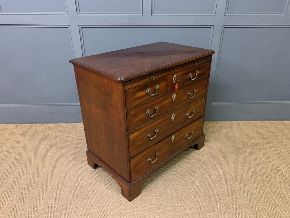 George III Mahogany Bachelors Chest of Drawers View XIV