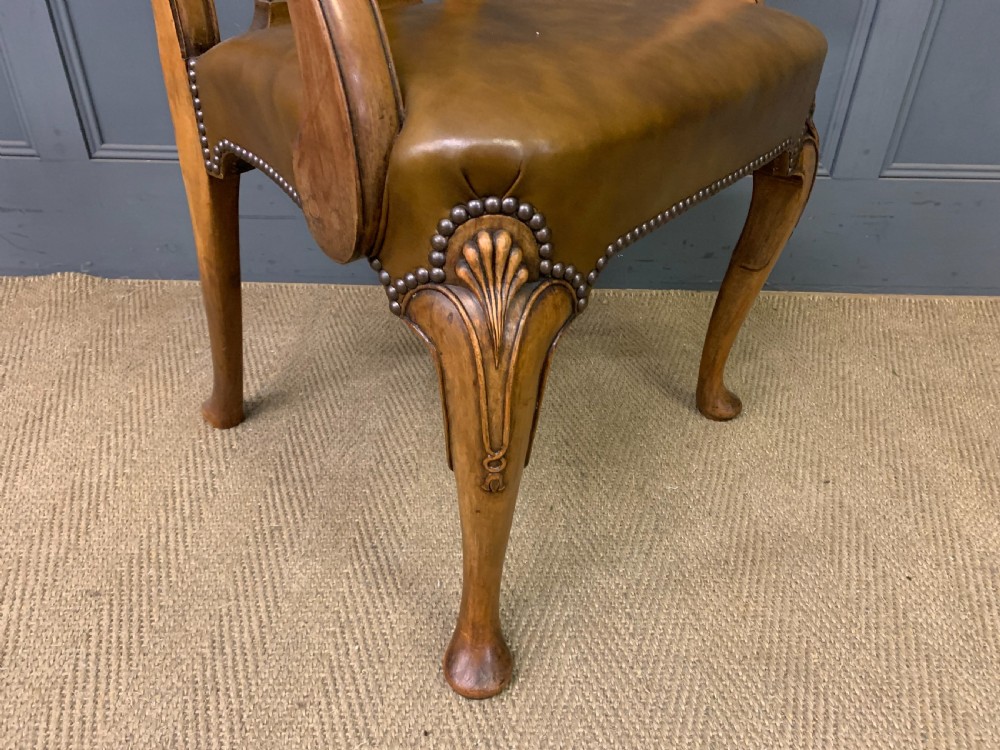Waring & Gillow Set of 8 Queen Anne Style Chairs View XI
