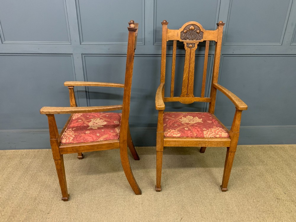 Set of 8 Arts and Crafts Dining Chairs View IX