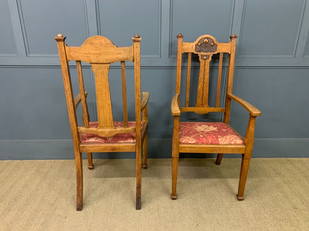 Set of 8 Arts and Crafts Dining Chairs View X