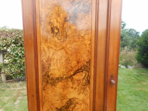 ANTIQUE VICTORIAN WALNUT 3 DOOR WARDROBE - ADDITIONAL PHOTO 4