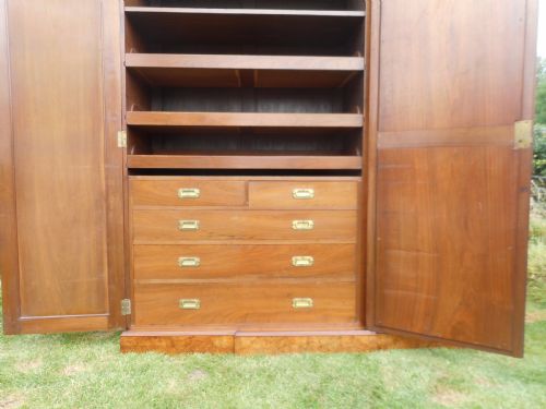 ANTIQUE VICTORIAN WALNUT 3 DOOR WARDROBE - ADDITIONAL PHOTO 6