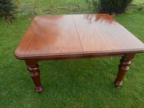VICTORIAN MAHOGANY DINING TABLE - ADDITIONAL PHOTO 4