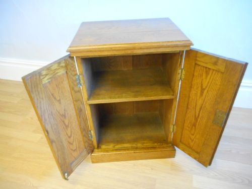 ANTIQUE OAK CUPBOARD - ADDITIONAL PHOTO 1