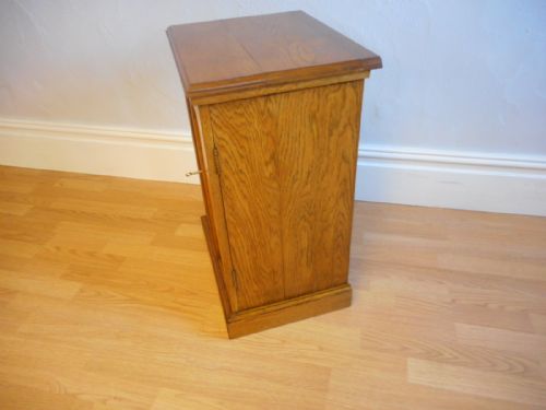 ANTIQUE OAK CUPBOARD - ADDITIONAL PHOTO 4