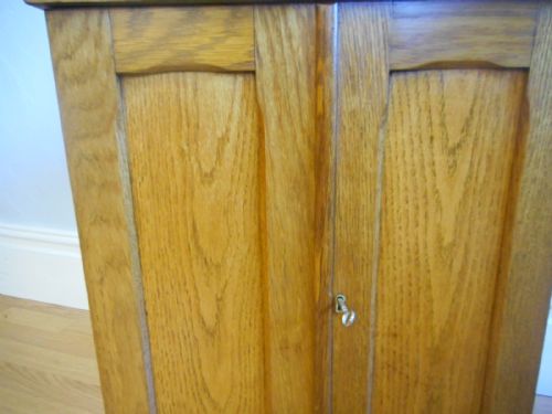 ANTIQUE OAK CUPBOARD - ADDITIONAL PHOTO 5