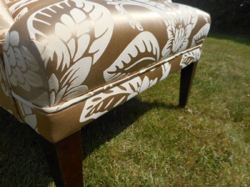 ANTIQUE VICTORIAN UPHOLSTERED TUB CHAIR - ADDITIONAL PHOTO 13