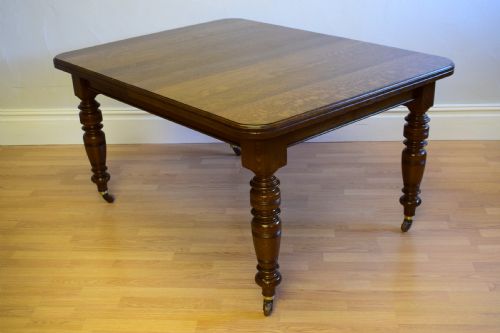 ANTIQUE VICTORIAN DINNING TABLE - ADDITIONAL PHOTO 1