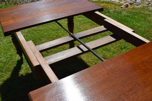 ANTIQUE VICTORIAN DINNING TABLE - ADDITIONAL PHOTO 10