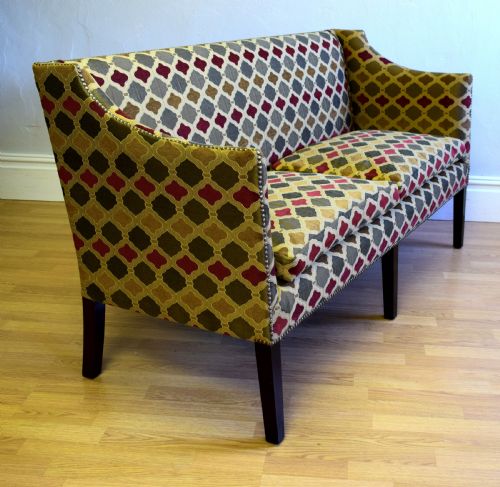 ANTIQUE GEORGIAN COUCH - ADDITIONAL PHOTO 4
