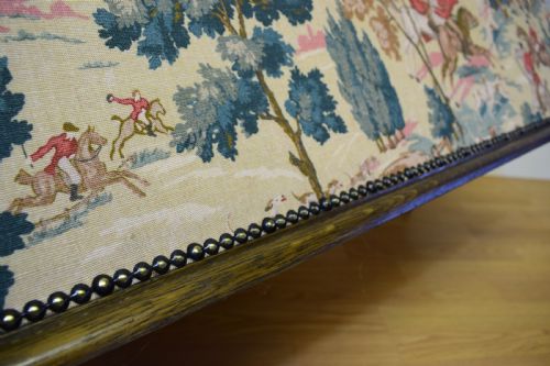 UPHOLSTERED OTTOMAN - ADDITIONAL PHOTO 7
