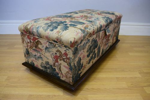 UPHOLSTERED OTTOMAN - ADDITIONAL PHOTO 9