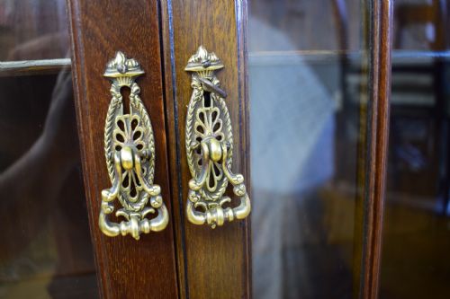 LATE VICTORIAN BOOKCASE ON STAND - ADDITIONAL PHOTO 3