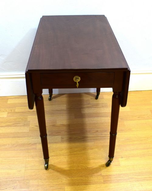 georgian pembroke table - CATEGORY: ANTIQUE TABLES - DATED GEORGIAN