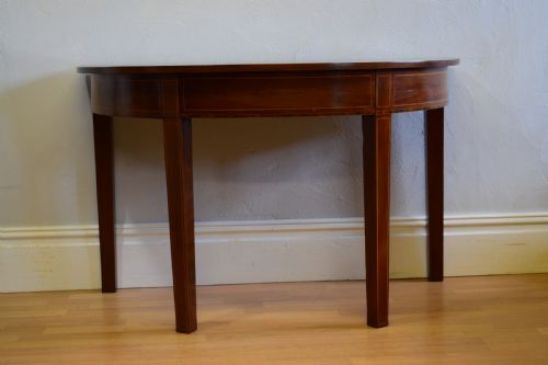 ANTIQUE ENGLISH GEORGIAN PERIOD DEMILUNE TABLE CIRCA 1800 - ADDITIONAL PHOTO 1