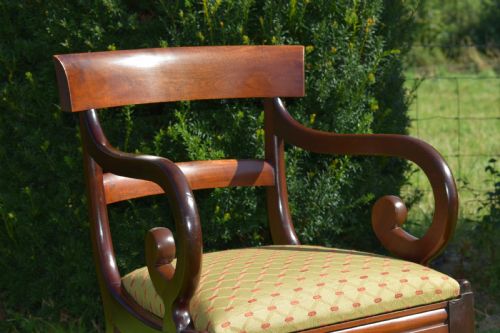ANTIQUE ENGLISH EARLY VICTORIAN ARM CHAIR IN MAHOGANY CIRCA 1840'S - ADDITIONAL PHOTO 5