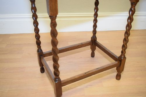 ANTIQUE OCCASIONAL OAK TABLE - ADDITIONAL PHOTO 7
