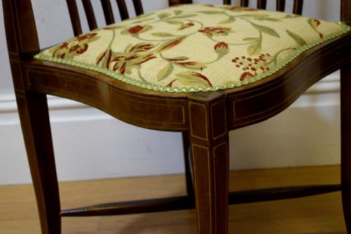 ANTIQUE LATE VICTORIAN CORNER CHAIR - ADDITIONAL PHOTO 4