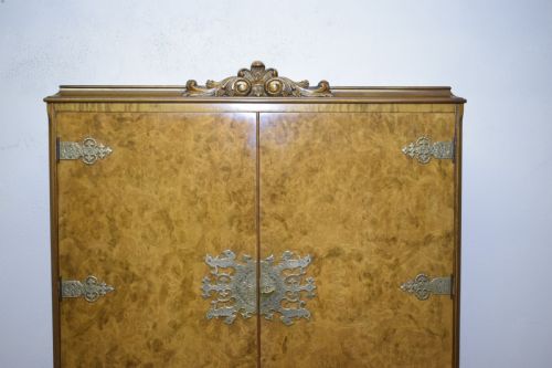 ANTIQUE BURR WALNUT COCKTAIL CABINET - ADDITIONAL PHOTO 2