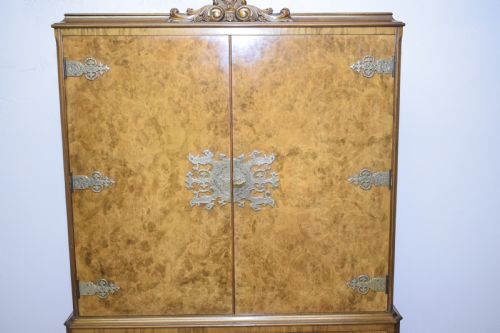 ANTIQUE BURR WALNUT COCKTAIL CABINET - ADDITIONAL PHOTO 3
