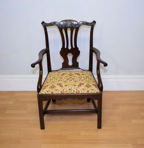 ANTIQUE GEORGIAN CHIPPENDALE ARMCHAIR - ADDITIONAL PHOTO 2