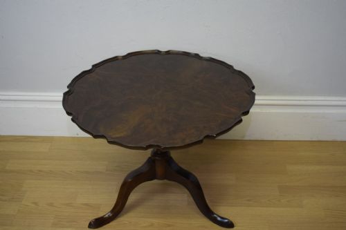 BURR WALNUT COFFEE TABLE - ADDITIONAL PHOTO 3