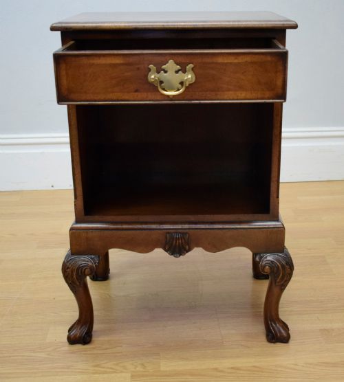EARLY 20TH CENTURY WALNUT CABINET BY GILLOWS - ADDITIONAL PHOTO 2