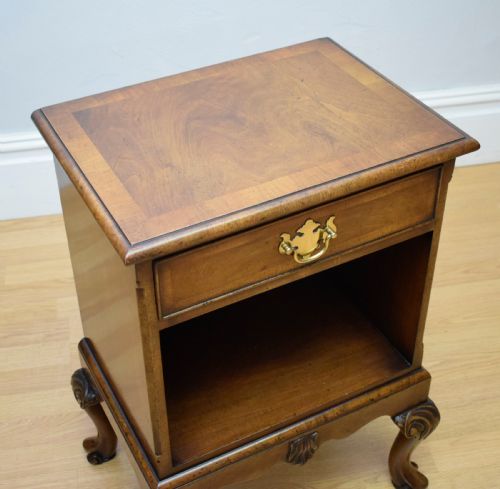 EARLY 20TH CENTURY WALNUT CABINET BY GILLOWS - ADDITIONAL PHOTO 9