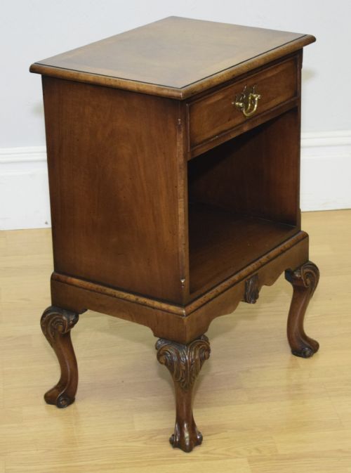 EARLY 20TH CENTURY WALNUT CABINET BY GILLOWS - ADDITIONAL PHOTO 15