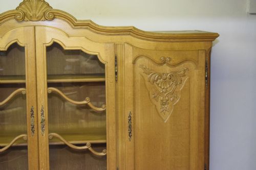 EARLY 20TH CENTURY OAK DISPLAY CABINET - ADDITIONAL PHOTO 3