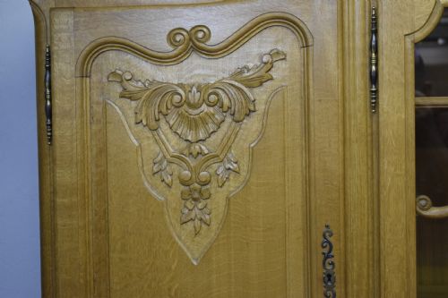 EARLY 20TH CENTURY OAK DISPLAY CABINET - ADDITIONAL PHOTO 5