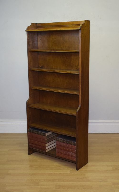 early 20th century bookcase - CATEGORY: ANTIQUE BOOKCASES - DATED 1920