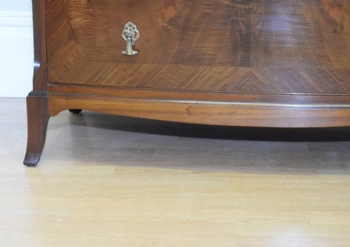 EARLY 20TH CENTURY WALNUT CHEST OF DRAWERS - ADDITIONAL PHOTO 4